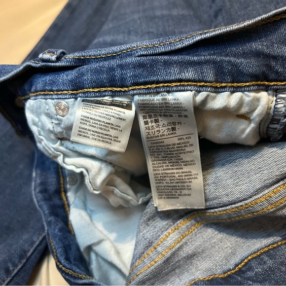 Levi’s 724 High Rise Straight Jeans Size 34 Distressed Blue Denim - Picture 5 of 10